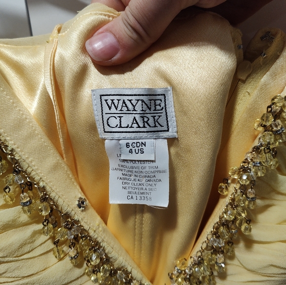 Yellow silk gown from Wayne Clark - Picture 3 of 7